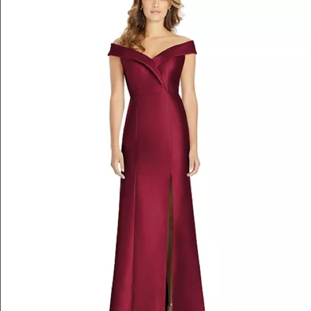 Alfred Sung
Off-The-Shoulder Satin Gown